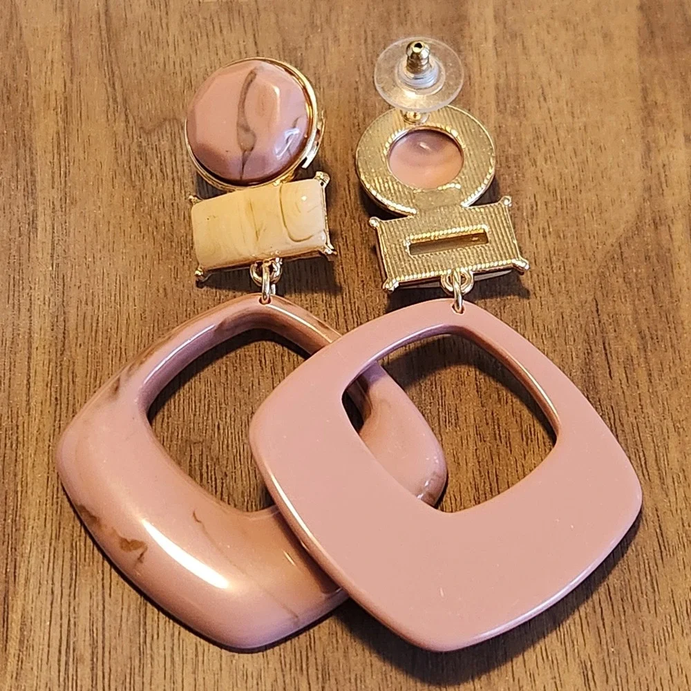 Dusty Rose Marbled Geometric Drop Earrings Gold Tone Statement Dangle Jewelry